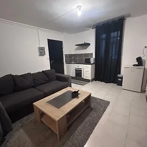 Rez-de-chaussee, Centre-ville Appartement